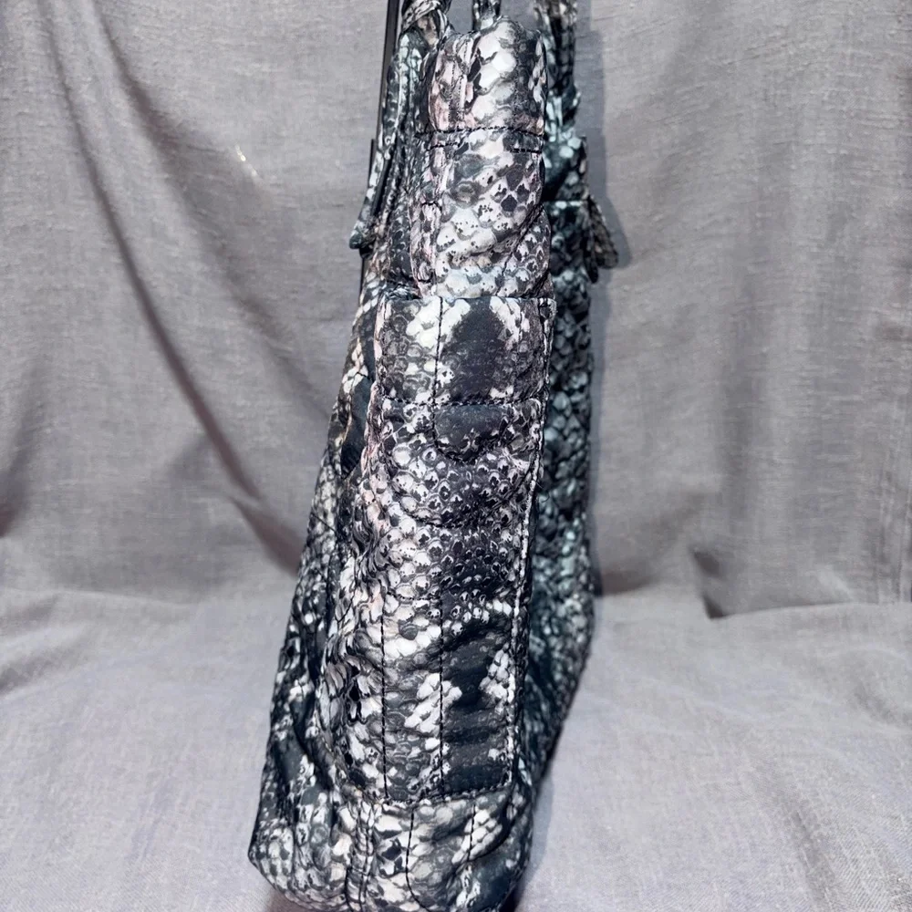 Marc Jacobs Monochrome Snake Print Tote - Picture 4 of 5